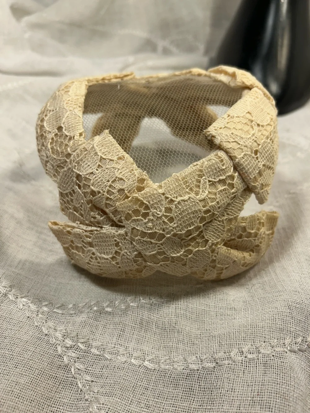 Vintage lace headpiece halo piece - Picture 9 of 11